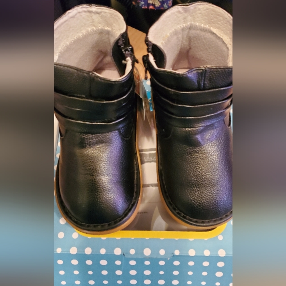 BNIB Wee Squeak Short Boots Black $35 sz 10T